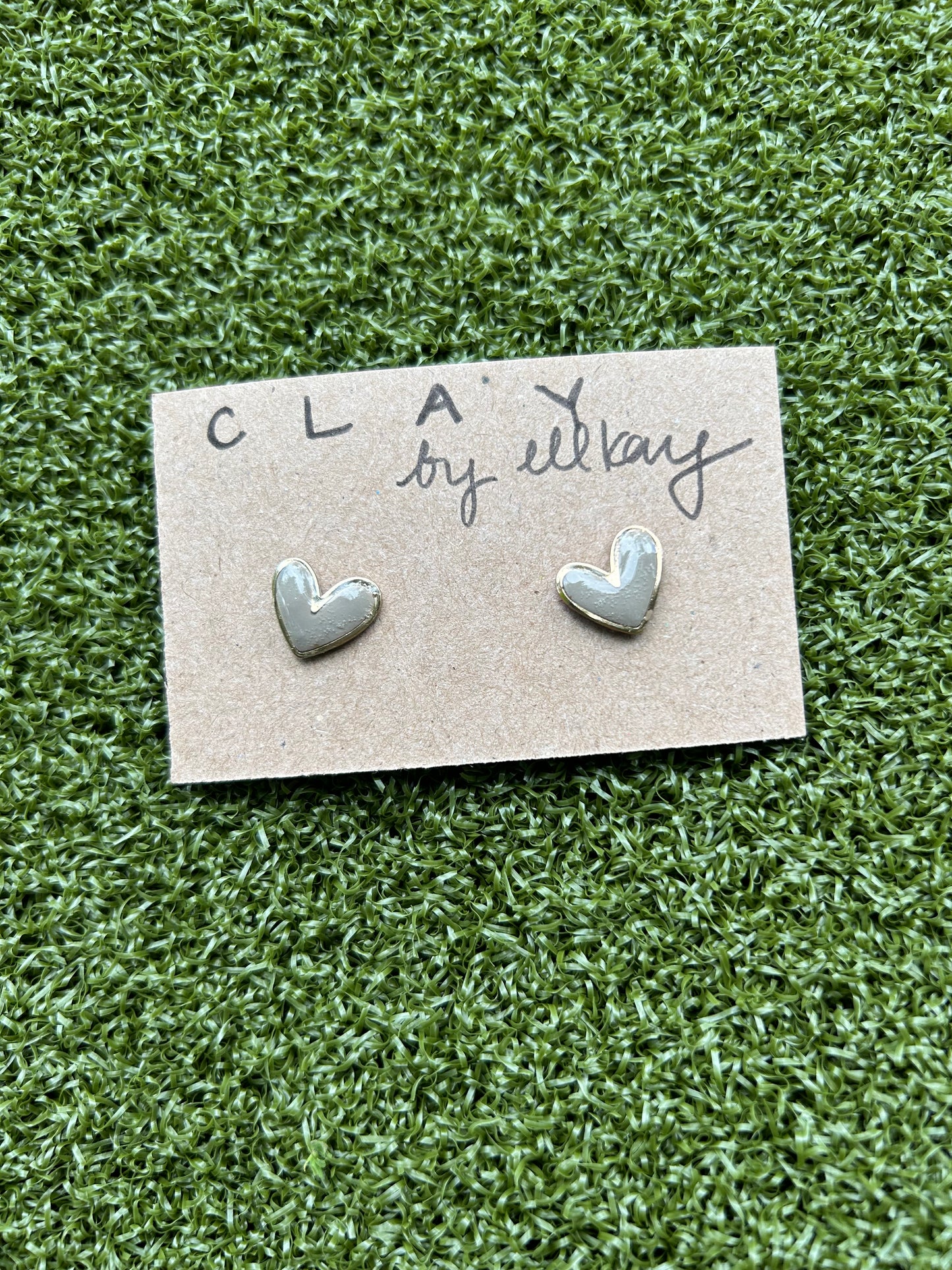 S4 STONE Heart Studs